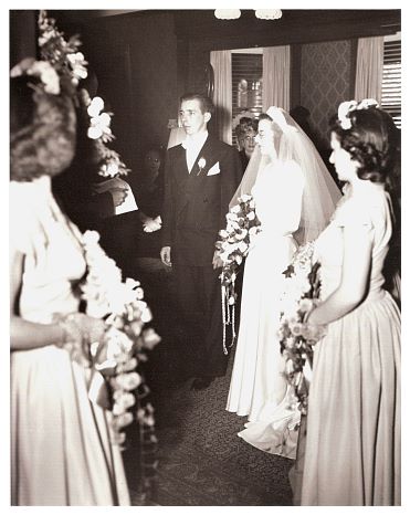 1948 - Bianca and Rob Wedding - bridesmaids - cousin Leah on right.jpg